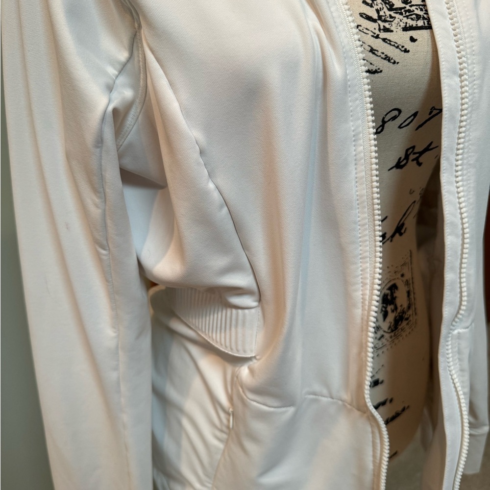 Fabletic’s White Fitted Jersey Jacket - image 5